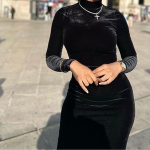 Velvet Chic maxi dress (Small) WORN ONCE